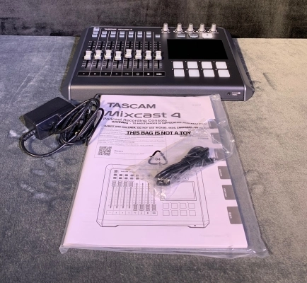 Tascam - MIXCAST 4 2