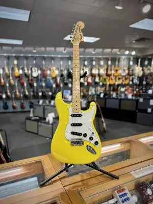 Fender -LTD INT COLOR STRAT MONACO YELLOW