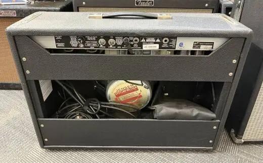 Fender - 021-7400-000 2