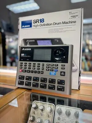 Alesis - SR-18