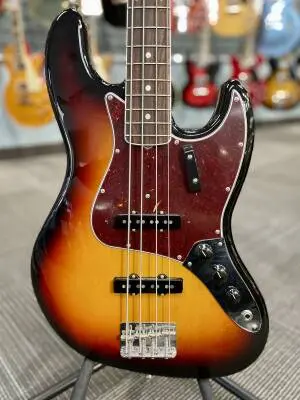 Fender - American Vintage II 1966 Jazz Bass, Rosewood Fingerboard - 3-Colour Sunburst