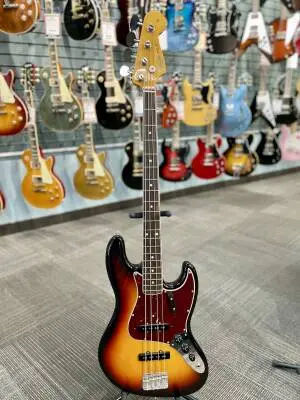 Fender - American Vintage II 1966 Jazz Bass, Rosewood Fingerboard - 3-Colour Sunburst 2