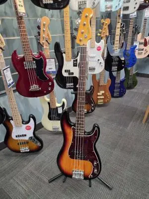 Squier CV 60S P-BASS LRL 3TSB