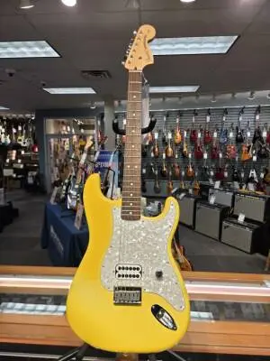 FENDER LTD TOM DELONGE STRAT RW GRAFF 2