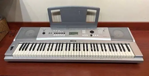 Yamaha DGX230 Keyboard