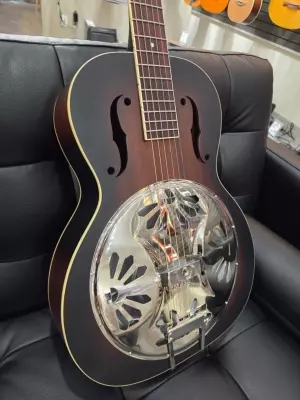 Gretsch Guitars - G9220 BOBTAIL ROUND NECK RESONATOR 2