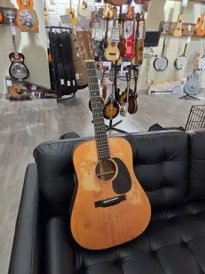 Martin Guitars - D-18 STREETLEG 2