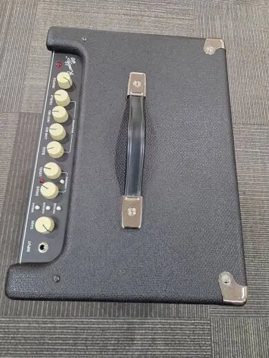FENDER RUMBLE 40 V3 1X10 COMBO 2