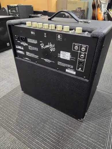 FENDER RUMBLE 40 V3 1X10 COMBO 2