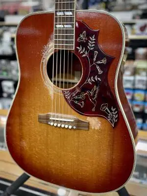 Gibson Custom Shop - 1960 Hummingbird Heavy Aged Acoustic Guitar with Hardshell Case - Washed Cherry Sunburst 2
