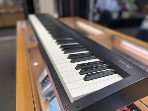 Roland - FP-10-BK 2