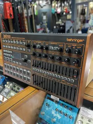 Behringer - LM DRUM 2