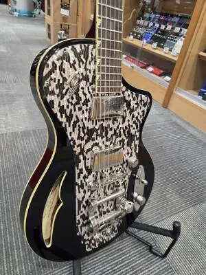 DEUSENBERG JULIA ELEC. GTR. W/CASE 2