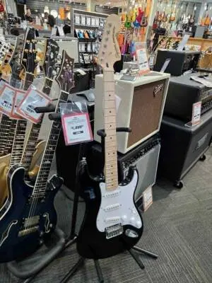 SQUIER AFF STRAT MN WPG BLK 2