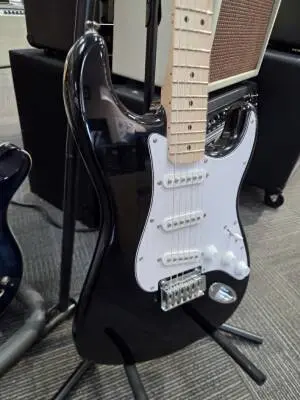 SQUIER AFF STRAT MN WPG BLK