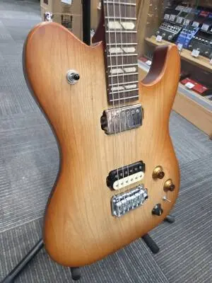 Godin Guitars - G51465 2