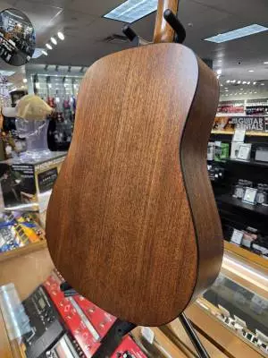 Martin Guitars D-18 STREET LEGEND SPR/MAH W/HS 2