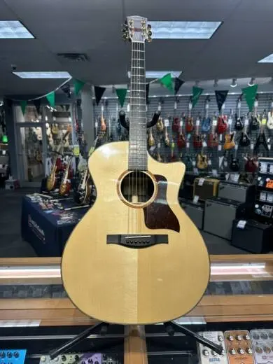 Eastman Guitars - AC722CE