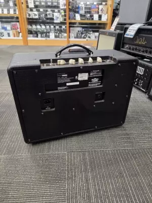 Store Special Product - Vox - AC10C1