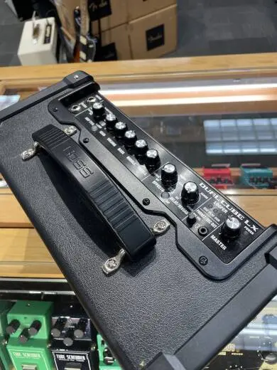 BOSS - Dual Cube LX Stereo Guitar Amplifier 2