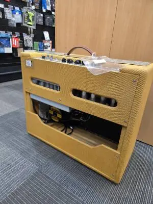 FENDER 57 CUSTOM TWIN AMP 2
