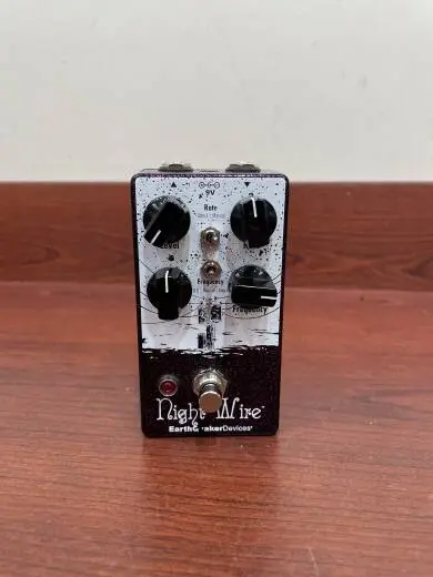 EarthQuaker Devices - Night Wire V2 Harmonic Tremolo Pedal