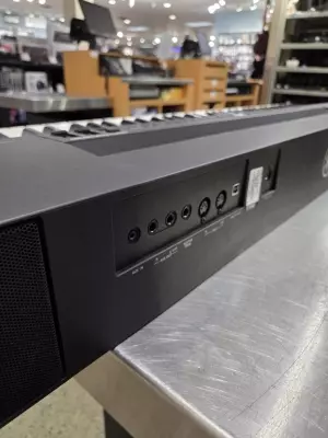 Yamaha - P255 B 2
