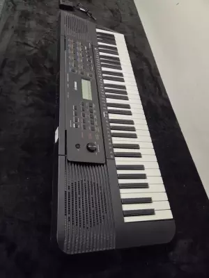 Yamaha - PSRE273 2
