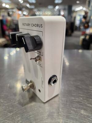 JHS Pedals 3 Series Rotary Chorus | Long & McQuade