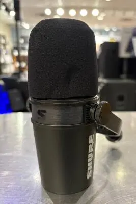 Shure - MV7X 2