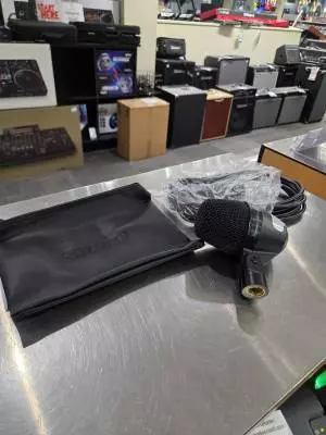 Store Special Product - Shure  PGA52XLR