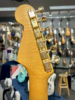 Fender - Limited Edition American Vintage II 1957 Stratocaster, Flame Maple Fingerboard - White Blonde 2