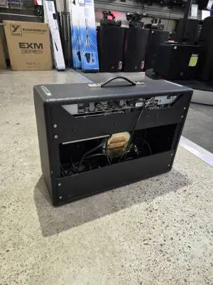 FENDER 65 DELUXE REVERB 2