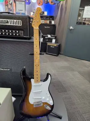 FENDER 70TH AM VINT II 1954 STRAT 2TSB 2