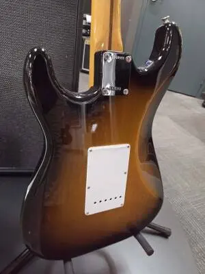 FENDER 70TH AM VINT II 1954 STRAT 2TSB 2