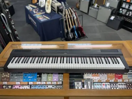 Yamaha - P125 B