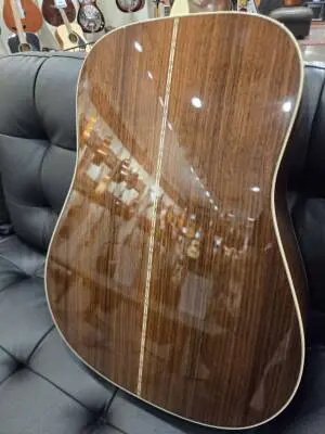 Martin Guitars - D-28 2017 2