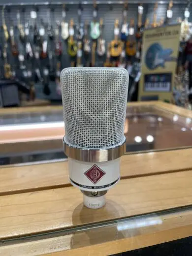 Neumann - TLM 102 Studio Set Large Condenser Microphone - White Edition 2
