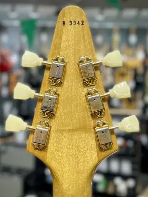 Gibson Custom Shop - 1958 Korina Flying V - White Pickguard 2
