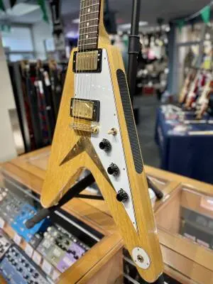 Gibson Custom Shop - 1958 Korina Flying V - White Pickguard 2