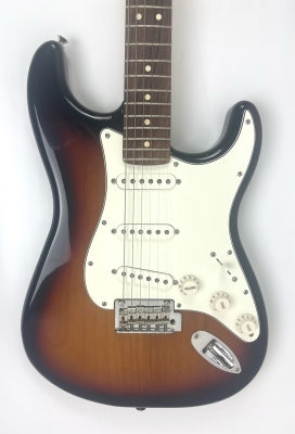 Fender - Player Stratocaster 3 Tone Sunburst 3