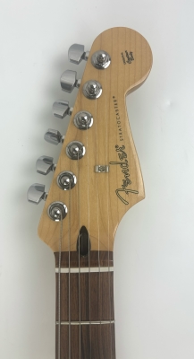 Fender - Player Stratocaster 3 Tone Sunburst 4