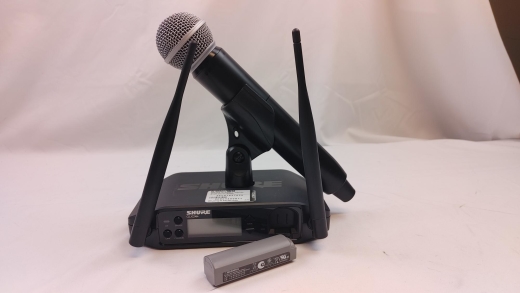 Shure Wireless Microphone - GLXD24 with SM58 2