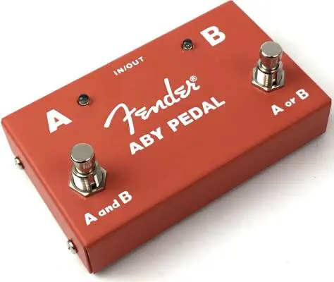 Fender - ABY Pedal Red