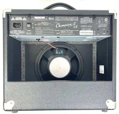 Fender Champion II 25 Watt Amplifier 2