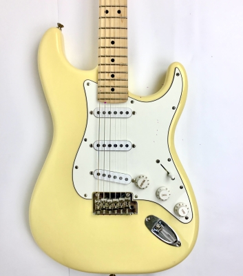 Fender Player Stratocaster Maple - Buttercream 3