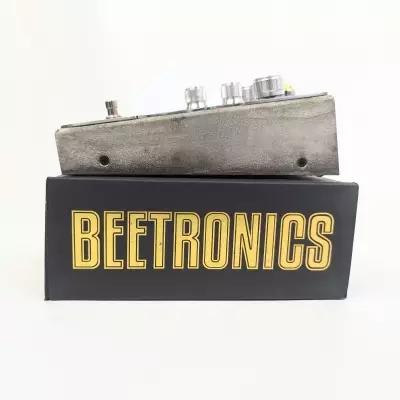 Beetronics Abelha Tropical Fuzz Pedal 2