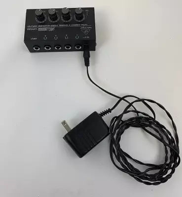 BEHRINGER MICROAMP 4-CH STEREO HEADPHONE AMP 2