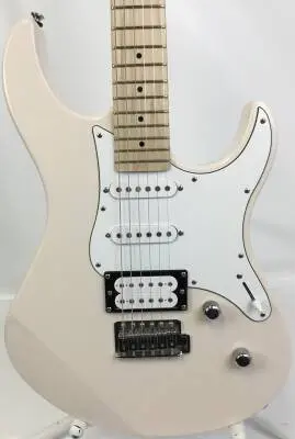 Yamaha - Pacifica Sonic Pink 2
