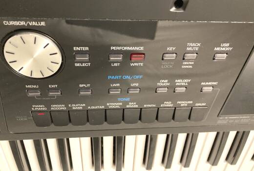 Roland - BK-5 Arranger Keyboard 2